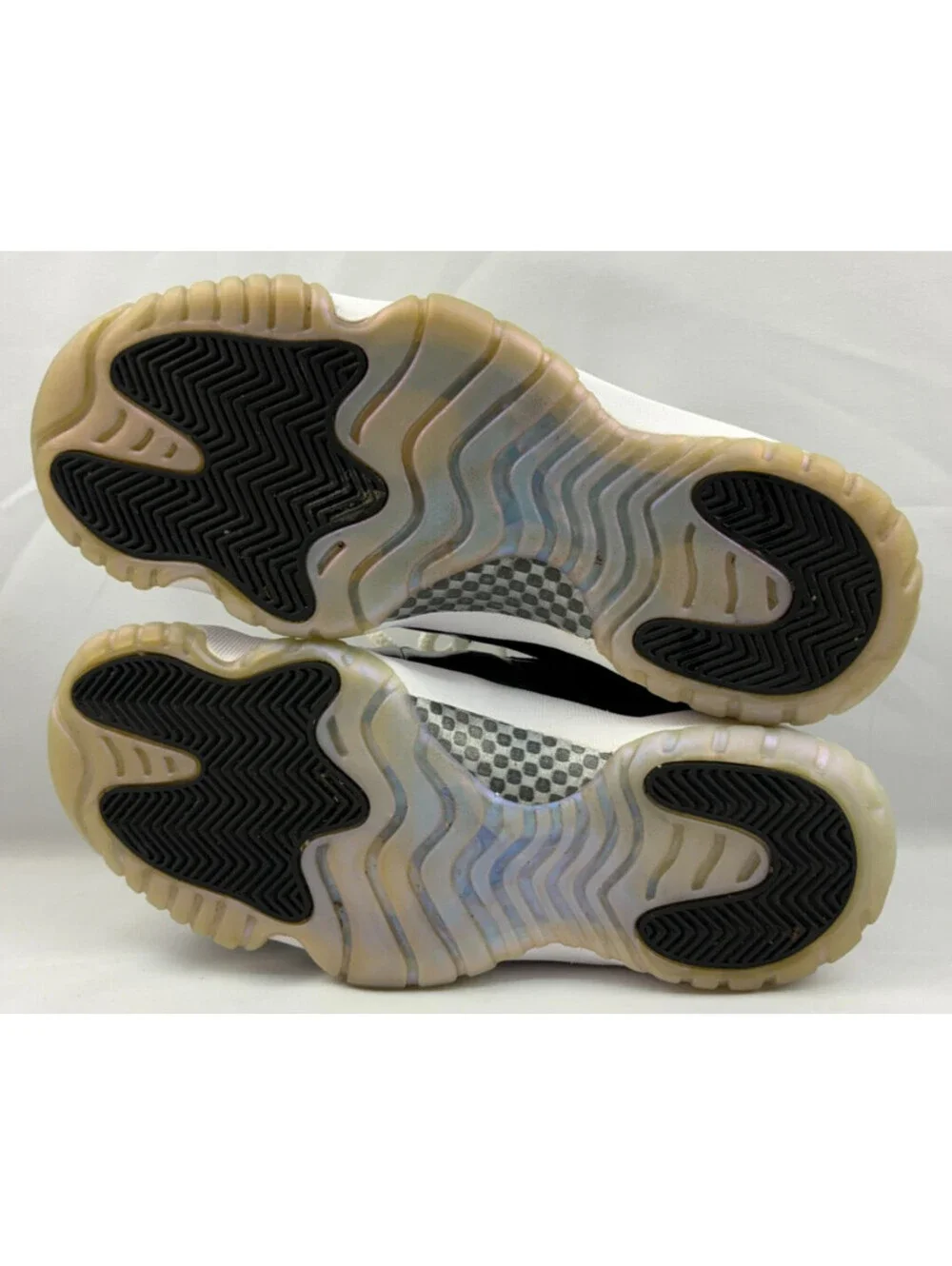 Mens Size 8 - Air Jordan 11 Retro Low Emerald 528895-145